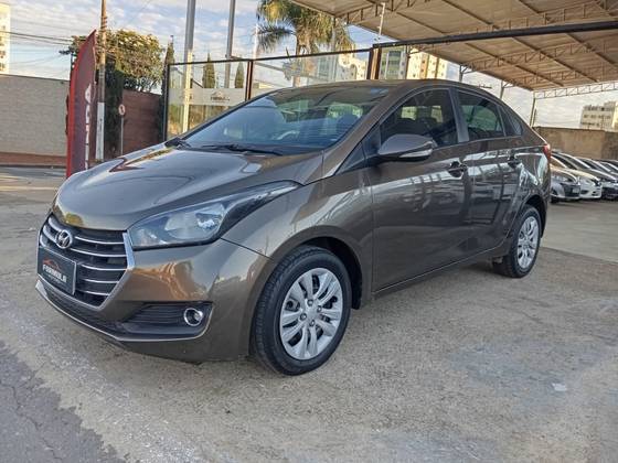 HYUNDAI HB20S 1.6 COMFORT PLUS 16V FLEX 4P MANUAL HYUNDAI HB20S 1.6 COMFORT PLUS 16V FLEX 4P MANUAL